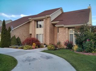 7059 Timberview Trl, West Bloomfield, MI