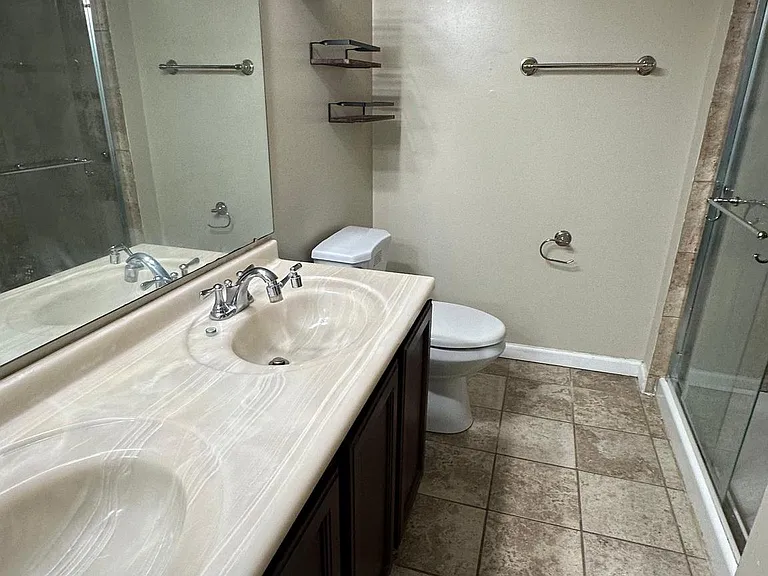 108 Steven Ln — Photo 13
