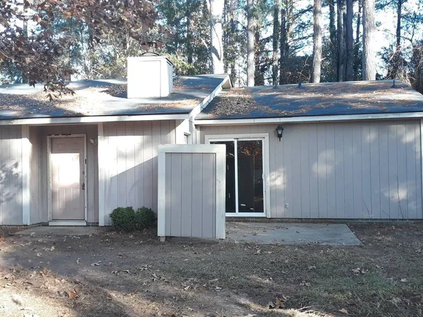 6315 Norton Dr, Fayetteville, NC 28304