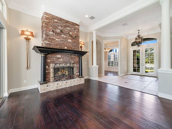 5th image of 1807 Palm View Ct
