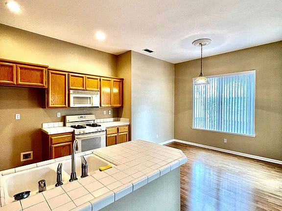 5th image of 2710 Stampede Ct