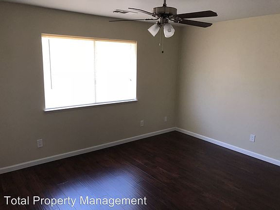 4th image of 1905 N Hall Ct
