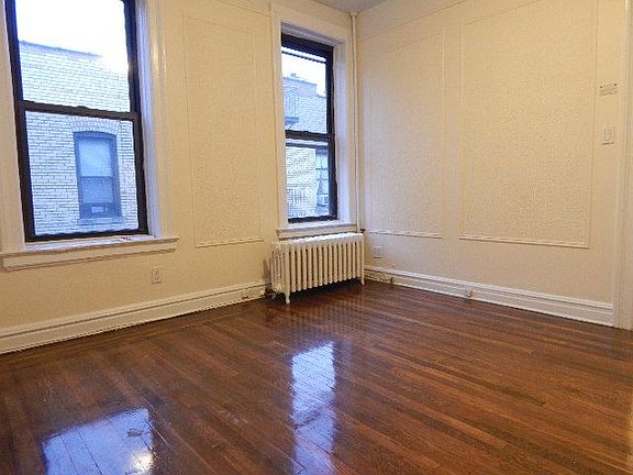 3rd image of 2908 31st Ave APT A4
