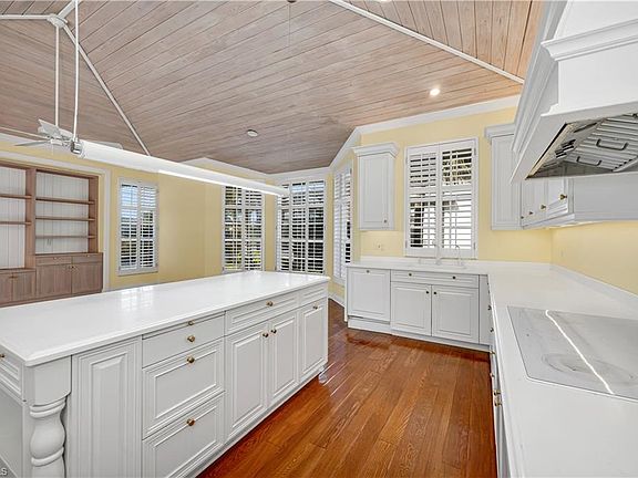 4th image of 27931 Riverwalk WAY