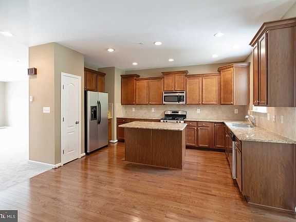 4th image of 7306 Mockingbird Cir