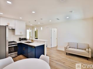 1426 W 27th St #1/2, Los Angeles, CA 90007