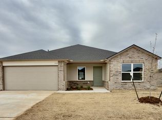 604 Hillsboro Dr, Noble, OK 73068