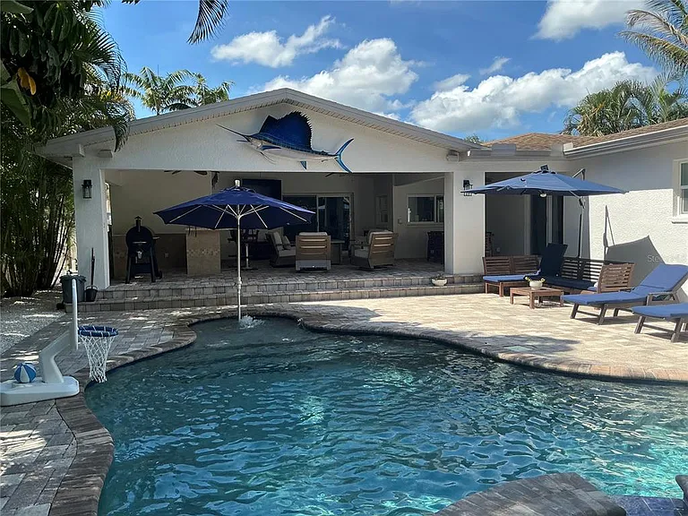 370 Foster Ln — Photo 32