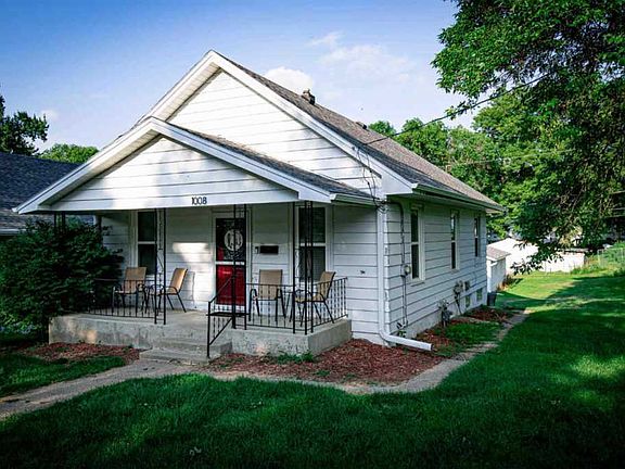 2nd image of 1008 S Helen St