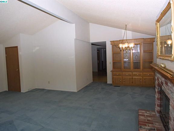 4th image of 1816 Paris Ln