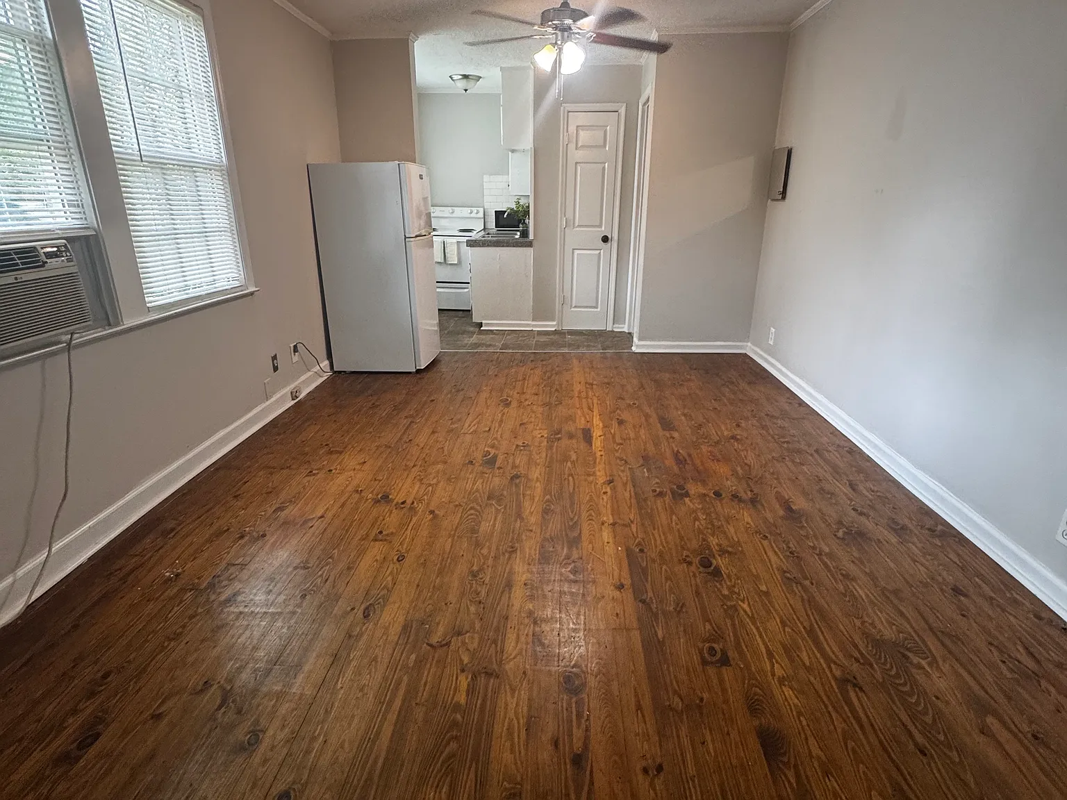 Studio, 500 sqft, $850 — Photo 3