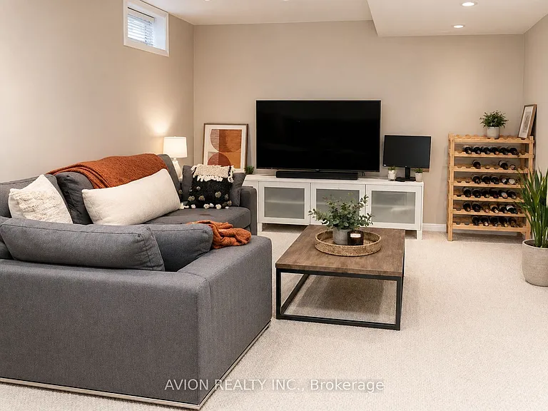 22 Marriner Cres — Photo 12