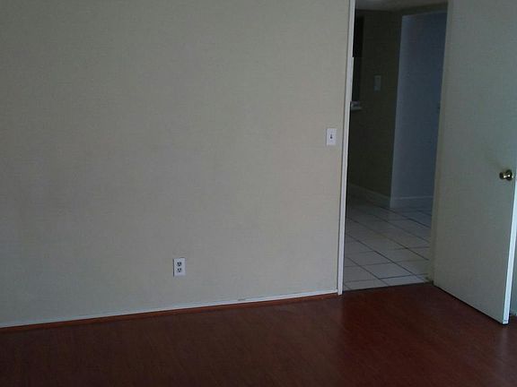 4th image of 218 W Vermont Ave APT 3