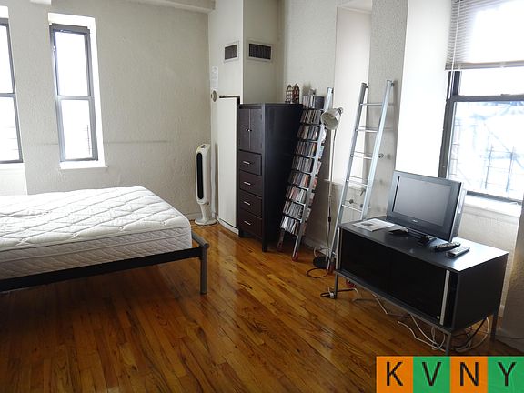2nd image of 160 Bleecker St APT 3EW