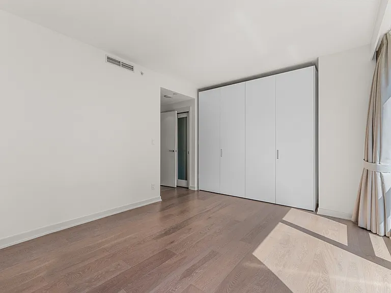 1139 Cordova St W — Photo 20