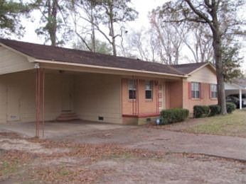 1st image of 617 Highland Oaks Dr