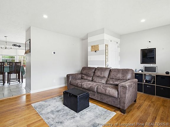 5th image of 4935 Catalpa Cir