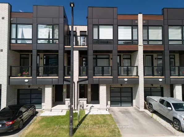 12 Dandara Gate SE, Vaughan, ON L4L 0M6