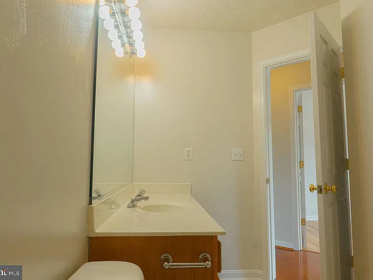 9836 Plaza View Way — Photo 41