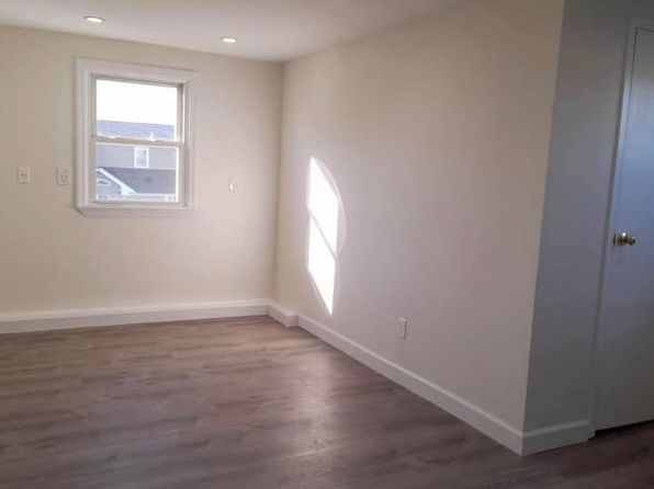 310 W 13th St