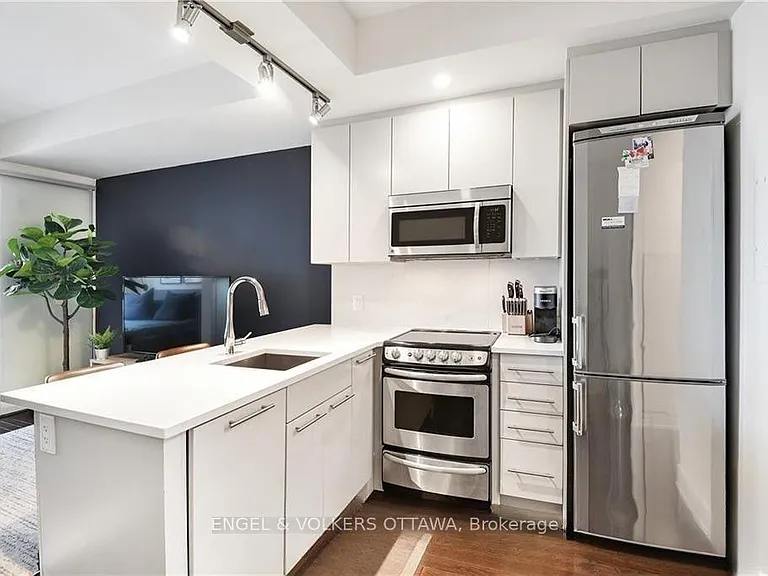 108 Richmond Rd #208 — Photo 5