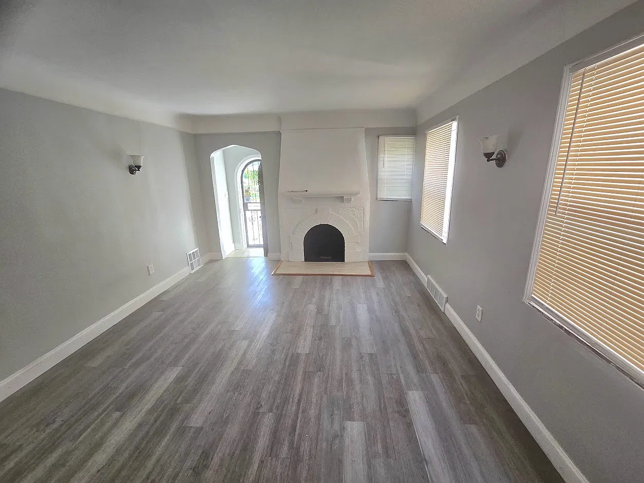 3 bed, 1.5 bath, 1126 sqft, $1,500 — Photo 2