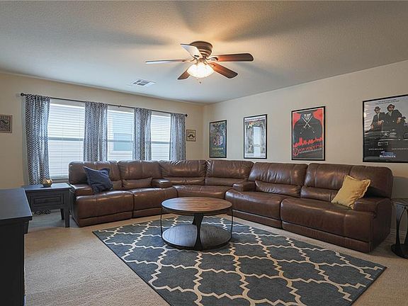 5th image of 2925 Castellan Ln