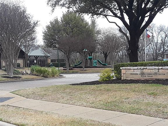 3rd image of 3024 Hinnant Dr