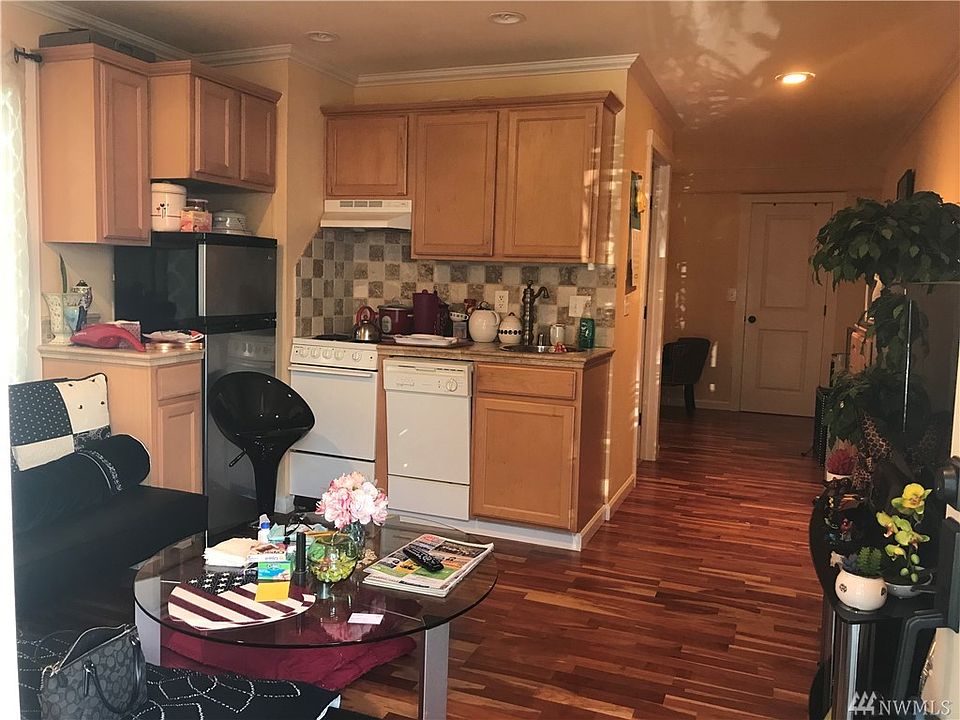 2nd image of 1302 N 6th St APT 7