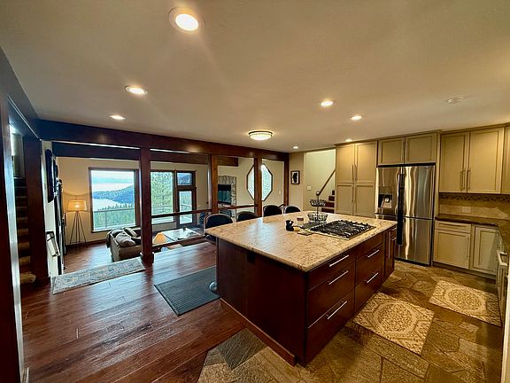 4th image of 559 Chiquita Ct