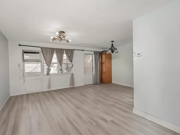 1740 East 13th Street image 10 of 24