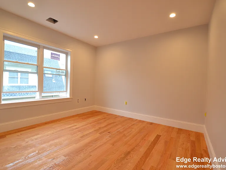 18 Bothwell Rd #1A — Photo 9