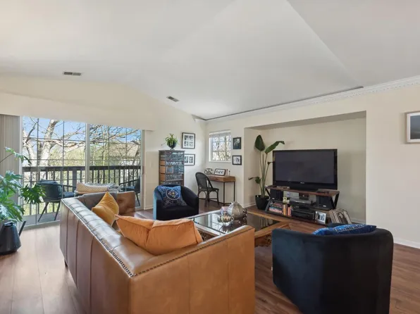500 S Edwards BOULEVARD #19, Lake Geneva, WI 53147