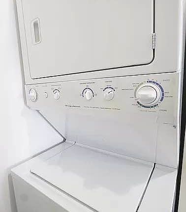 5th image of 2515 Crescent St APT 3A