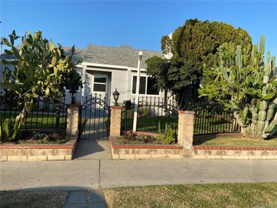 11849 Strathern St, North Hollywood, CA, 91605