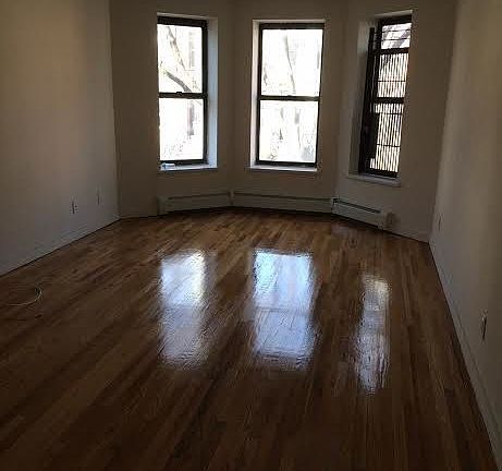 3rd image of 640 Macdonough St APT 4A