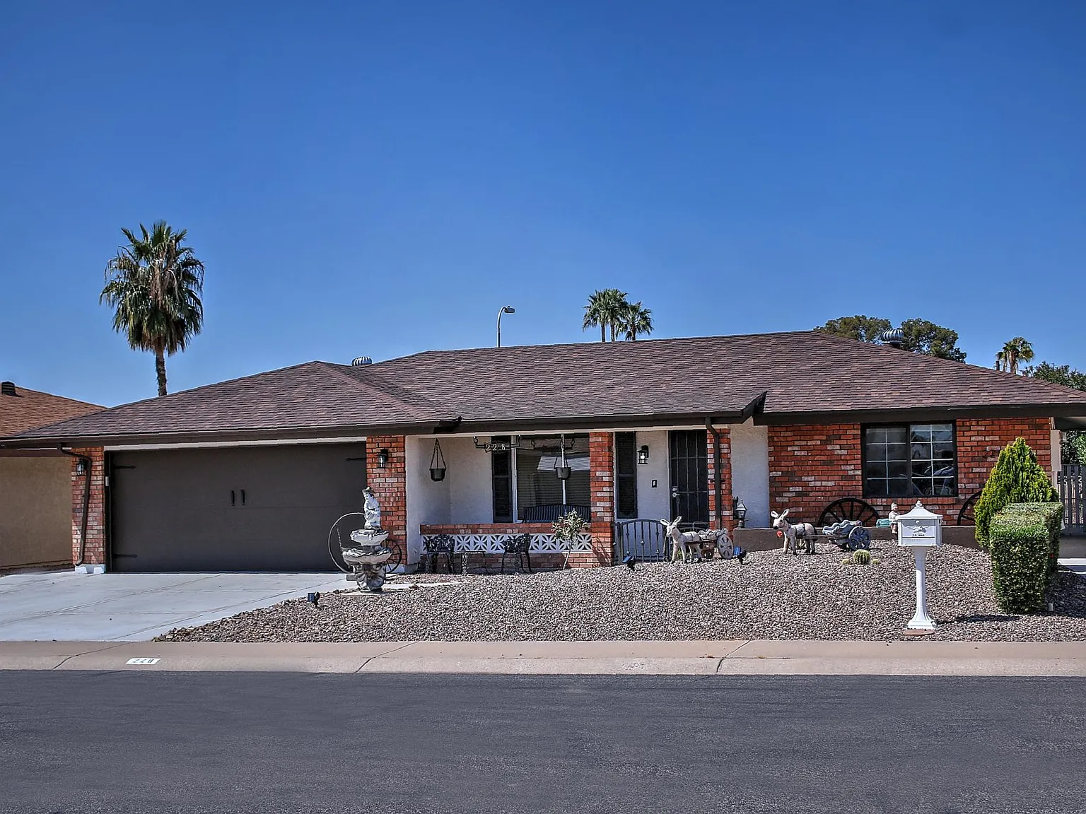 4 bed, 2800 sqft, $2,500 — Photo 2