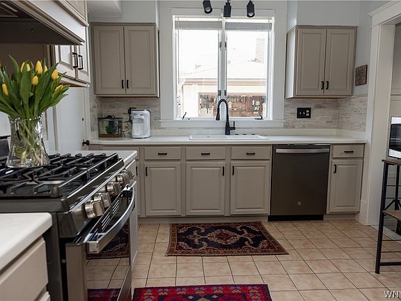 4th image of 942 Harrison Ave