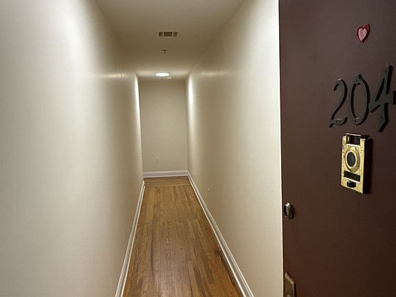3rd image of 146 Virginia Ave #106
