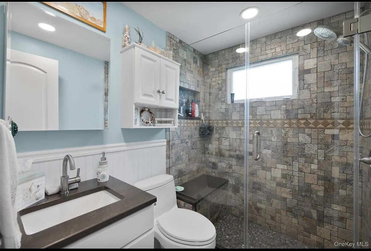 Marilyn Ct, West Babylon — Photo 4