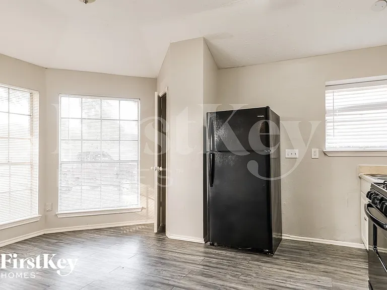 3815 Derbyhall Dr — Photo 6