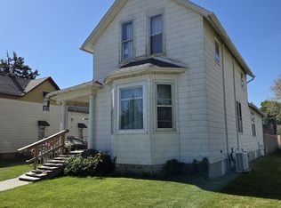 335 6th Ave N, Clinton, IA 52732