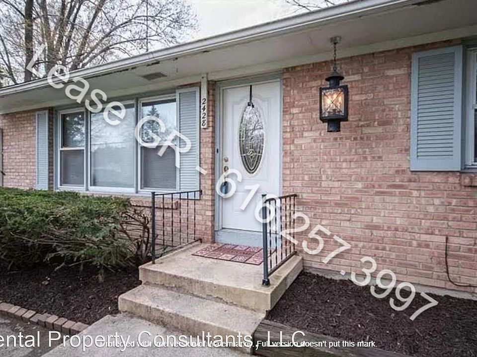 1st image of 2428 Patterson Ave SE