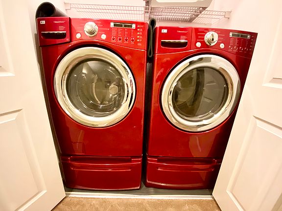3rd image of 1011 Kirkland Ave SE Unit 1081