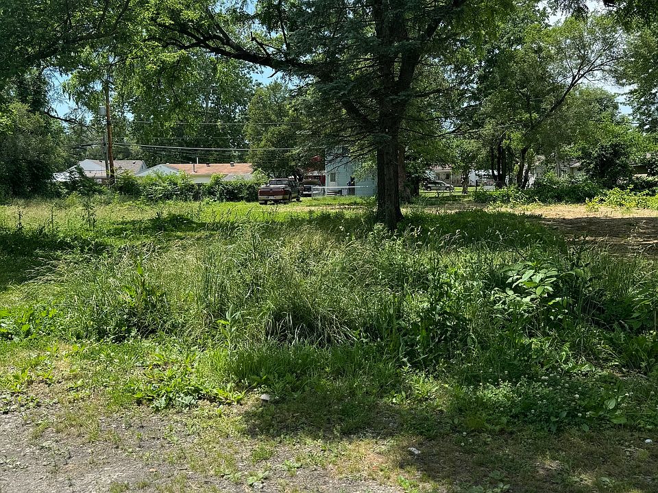 2nd image of 3222 Foltz St