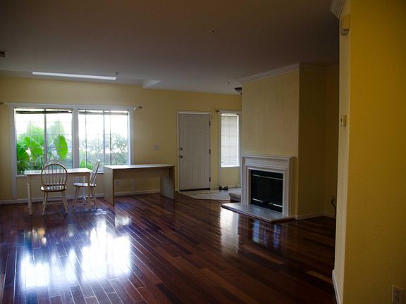 3rd image of 1220 Tea Rose Cir