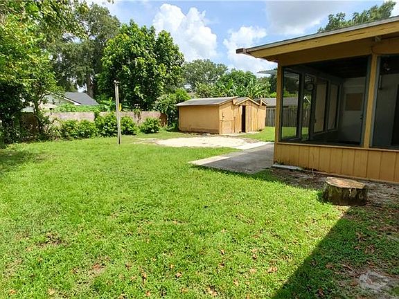 5th image of 206 Hoffman Ct