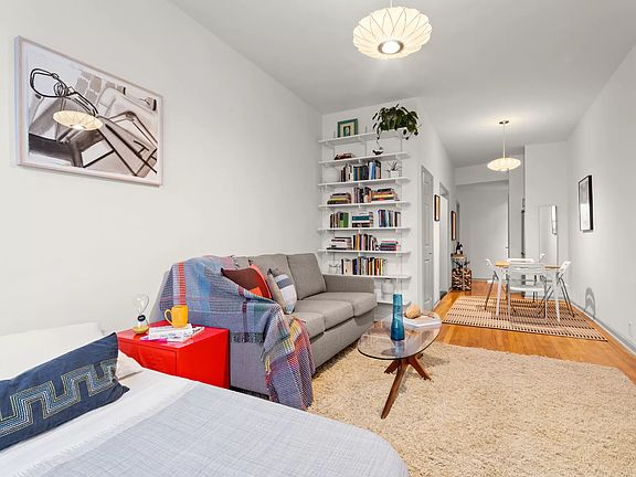 4th image of 304 E 73rd St #2B