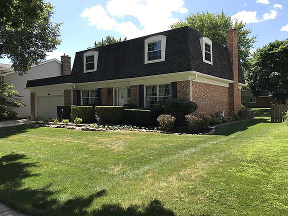 3rd image of 661 E Balsam Ln