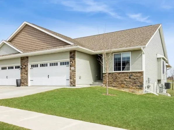 710 Creekside Dr, Tiffin, IA 52340